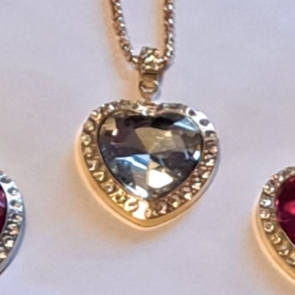 Heart Necklace Pink Red Crystal Rhinestone Pendant Necklace on 18-22" chain. - Picture 6 of 10